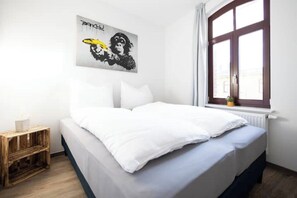 1 bedroom, desk, travel cot, WiFi - ★Ko-Living VI at the new theater | middle of the old town | Wifi | Up to 4 ★ (Halle (Saale))