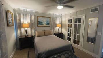 3 bedrooms, desk, iron/ironing board, free WiFi