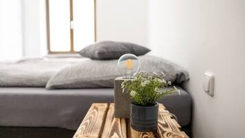 1 dormitorio, cuna de viaje, wifi gratis y ropa de cama