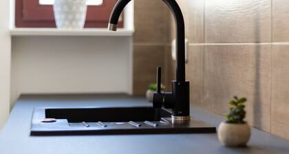 ★Ko-Living II at the new theater | middle of the old town | Wifi | Up to 4 ★