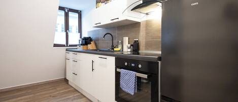 Køleskab, ovn, kogeplade, opvaskemaskine