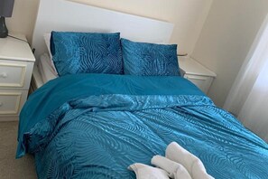 2 bedrooms, iron/ironing board, free WiFi, bed sheets