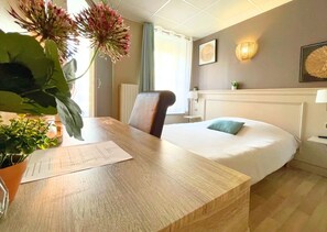 Basic Room | Living area