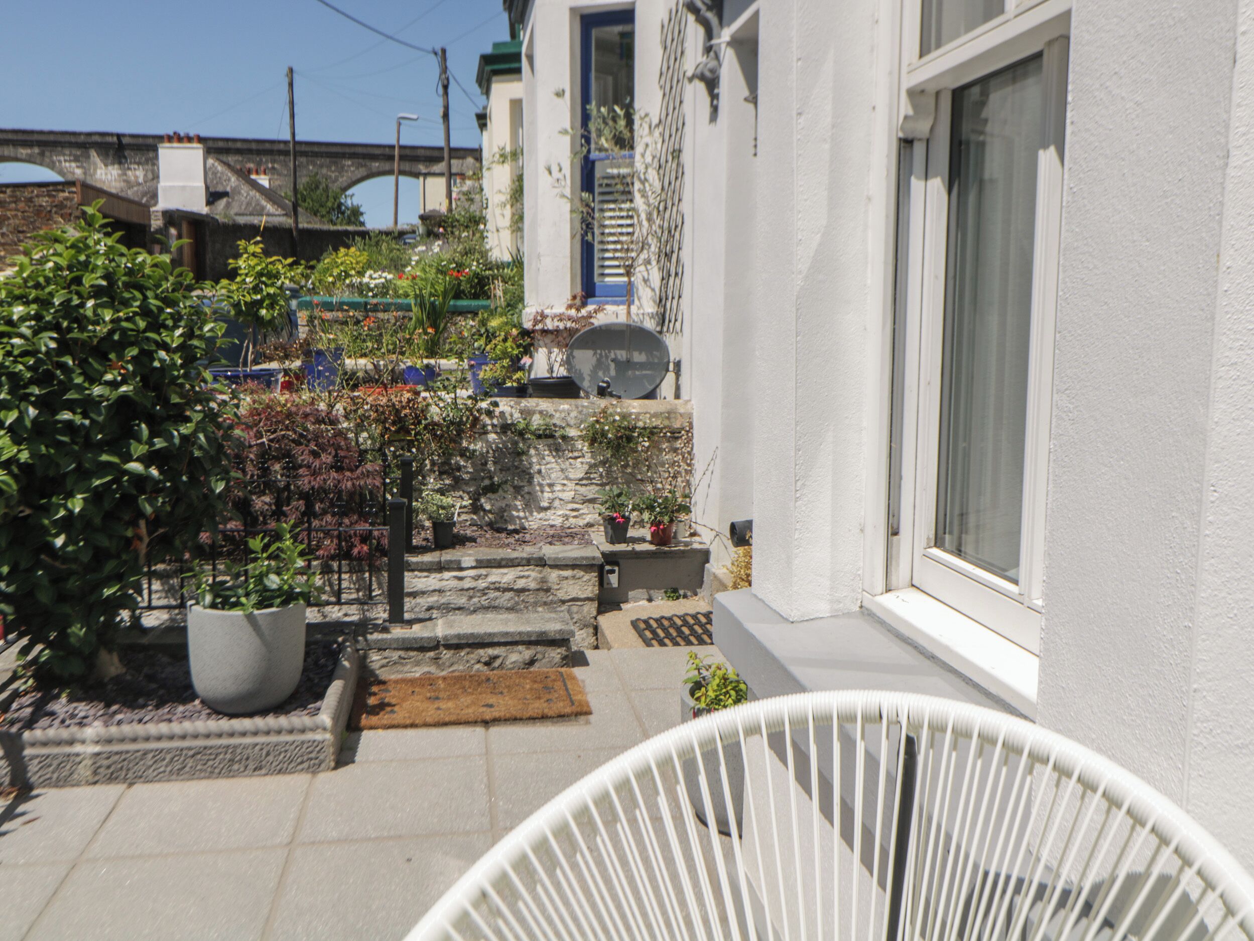 SECRET LOOKOUT, family friendly, with open fire in Tavistock