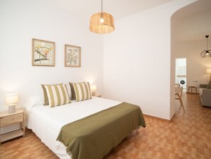 2 Schlafzimmer, Bügeleisen/Bügelbrett, Internetzugang, Bettwäsche