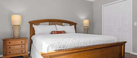 4 bedrooms, desk, iron/ironing board, travel crib