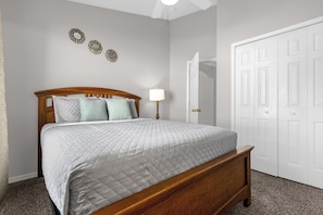 4 bedrooms, desk, iron/ironing board, travel cot