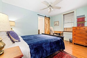 4 soverom, strykejern/-brett, wi-fi og sengetøy