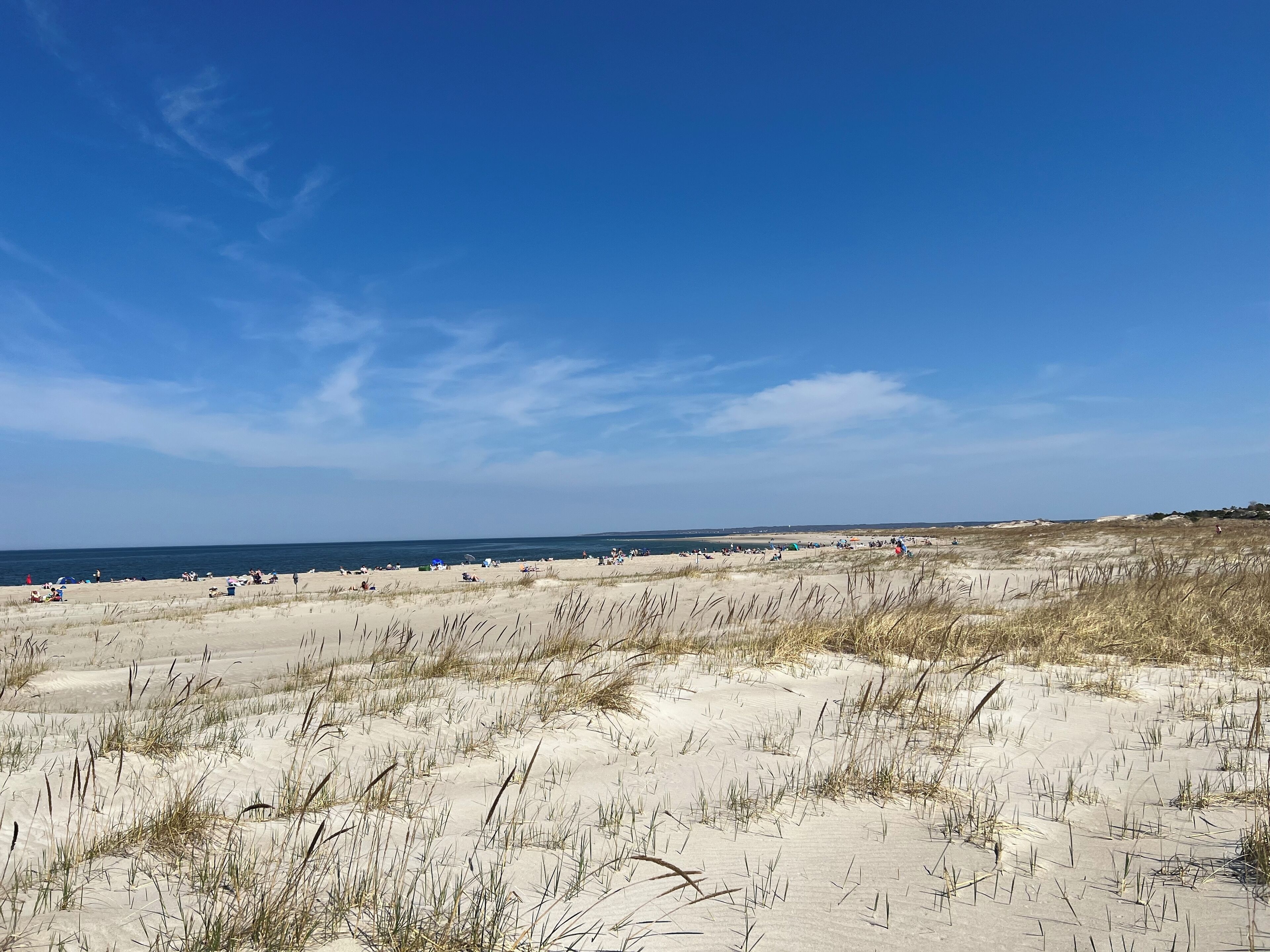 Beach nearby, sun-loungers, beach towels