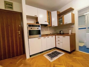 Apartment, 1 Queen Bed with Sofa bed | Private kitchen | Fridge, microwave, oven, electric kettle