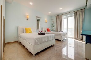 3 slaapkamers, een strijkplank/strijkijzer, wifi