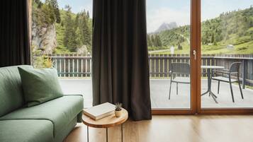 Juniorrum | Allergitestade sÀngklÀder, duntÀcken och minibar