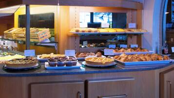 Free daily buffet breakfast