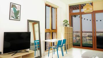 Silitysrauta/-lauta, ilmainen Wi-Fi, vuodevaatteet