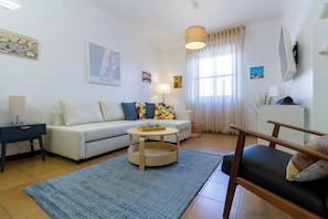 Smart TV, books, stereo - Apartment Close to the Ria de Aveiro, São Jacinto (Aveiro)