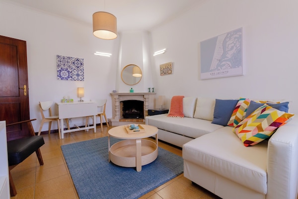 Partial view of living room in Casa dos Jacintos, Apartment A.
