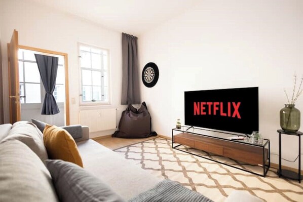 Living area - Ko-Living Space Opera | Suite 12 | Kitchen | Living room | Dart | City center (Halle (Saale))