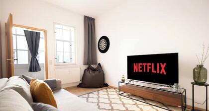 Ko-Living Space Oper | Suite 12 | Küche | Wohnzimmer | Dart | Innenstadt