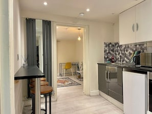 Leilighet | Eget kjøkken | Kjøleskap, mikrobølgeovn, ovn og kokeplater