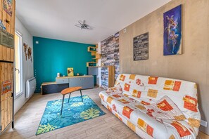 Televisie en een open haard