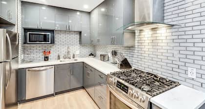 Modern Downtown Retreat 5BR-5Baths
