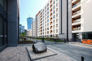Front of property - Warsaw Night Apartments Grzybowska  (Warsaw)