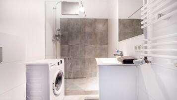 Apartamento luxo | Banheiro | Toalhas de banho