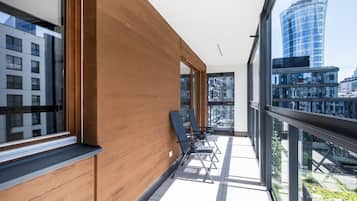 Apartamento, ar-condicionado, vista para a cidade | Sacada