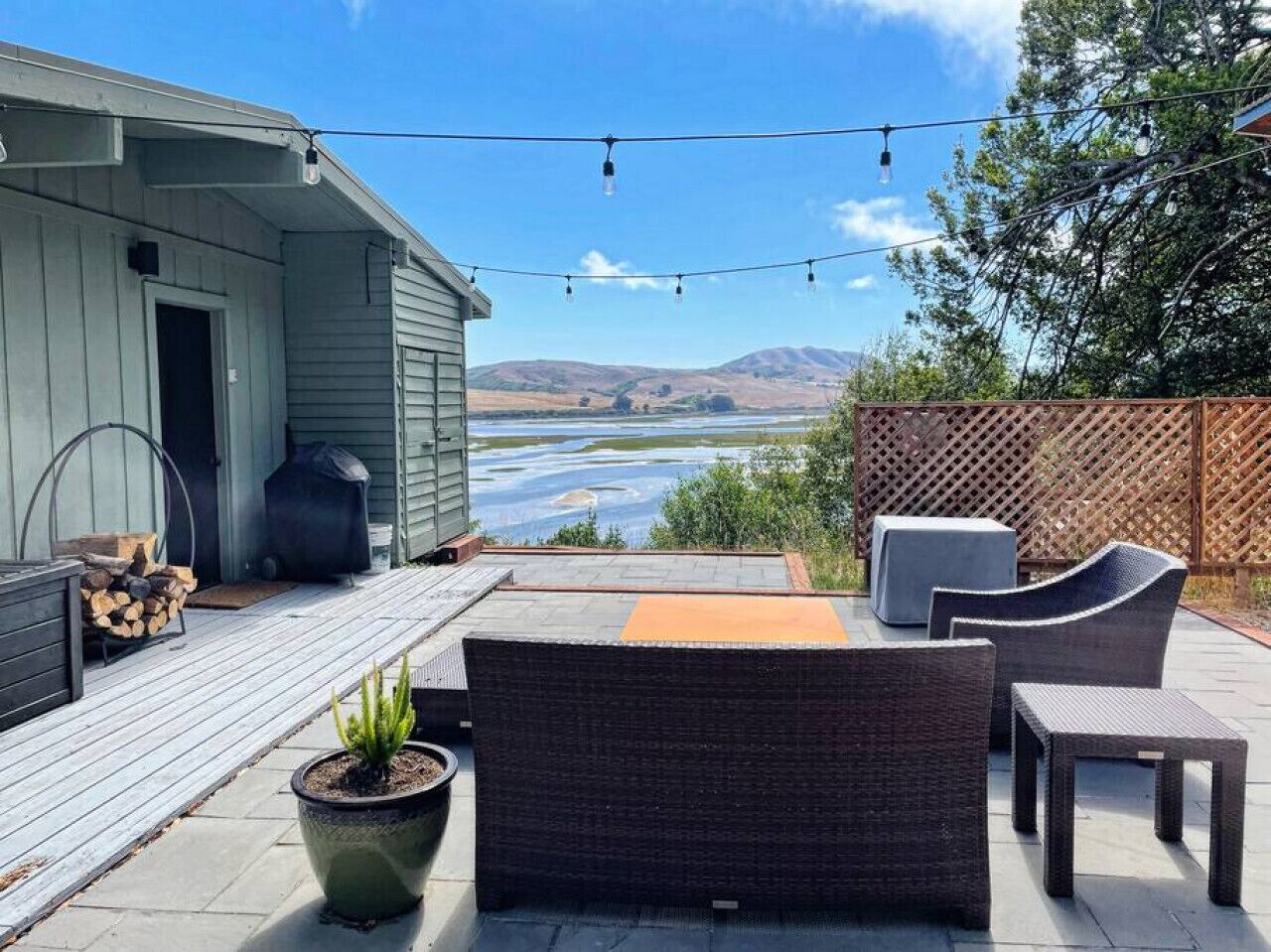 Moonrise Private & Stylish Getaway w/ Magical Bay Views