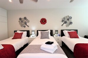 2 bedrooms, desk, iron/ironing board