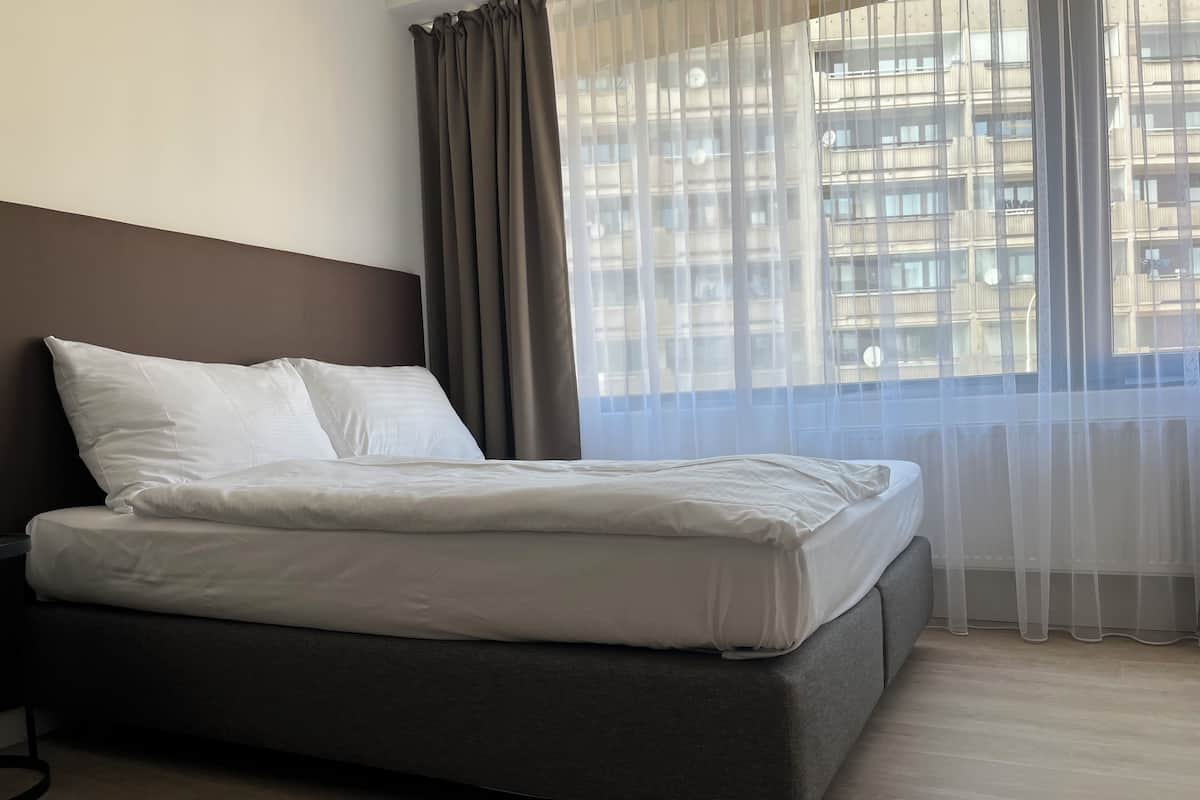 Chambre triple | SystĂšme dâinsonorisation, accĂšs au Wi-Fi (inclus), literie fournie