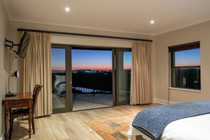4 Schlafzimmer, Schreibtisch, Bügeleisen/Bügelbrett, WLAN