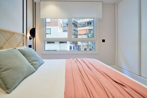 1 bedroom, iron/ironing board, internet, bed sheets