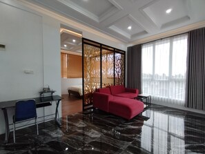 Deluxe Studio, 1 Bedroom, Mountain View | Living area - Saira Hotel dan Homestay Syariah (Ngaglik)