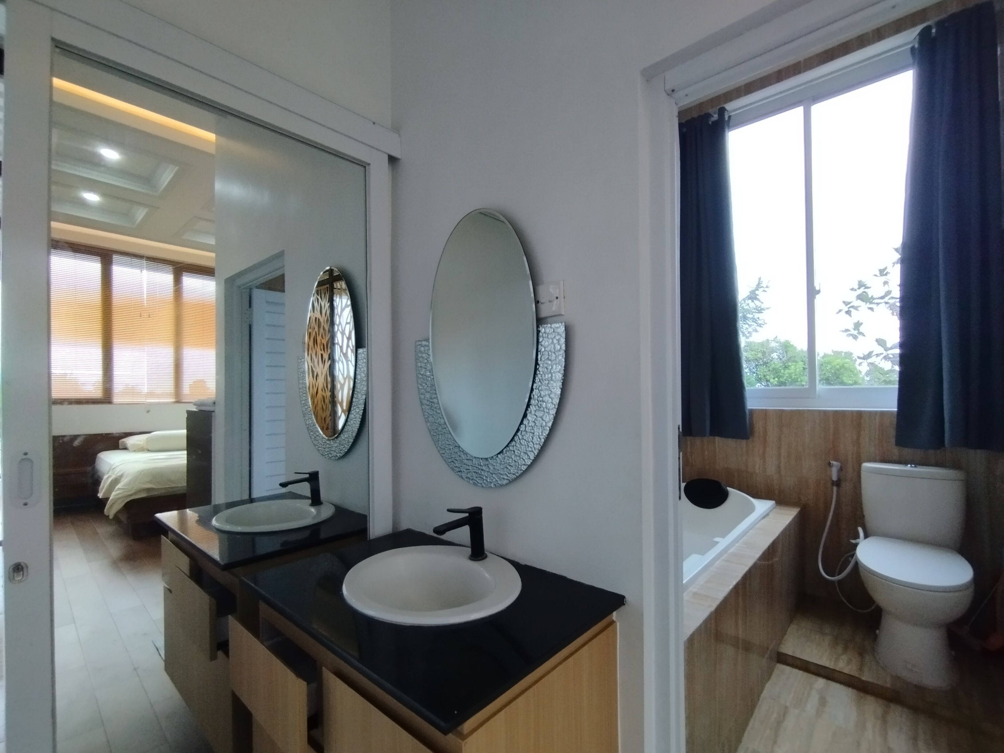 Estúdio luxo, 1 quarto, vista para a montanha | Banheiro | Chuveiro, ducha de hidromassagem, produtos de toalete grátis 
