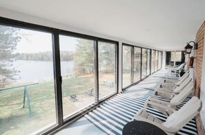 المنشأة من الداخل