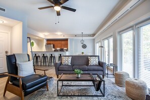 スマートテレビ、暖炉