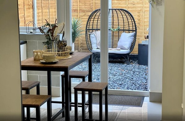 Apartment, 2 Queen Beds | Dining - Furnished 2-bed Apartment in Birmingham (Birmingham)