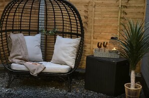 Apartment, 2 Queen Beds | Property grounds - Furnished 2-bed Apartment in Birmingham (Birmingham)