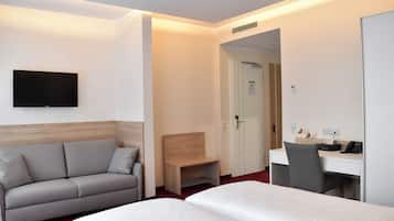 Superior Room | In-room safe, individually decorated, desk, laptop workspace