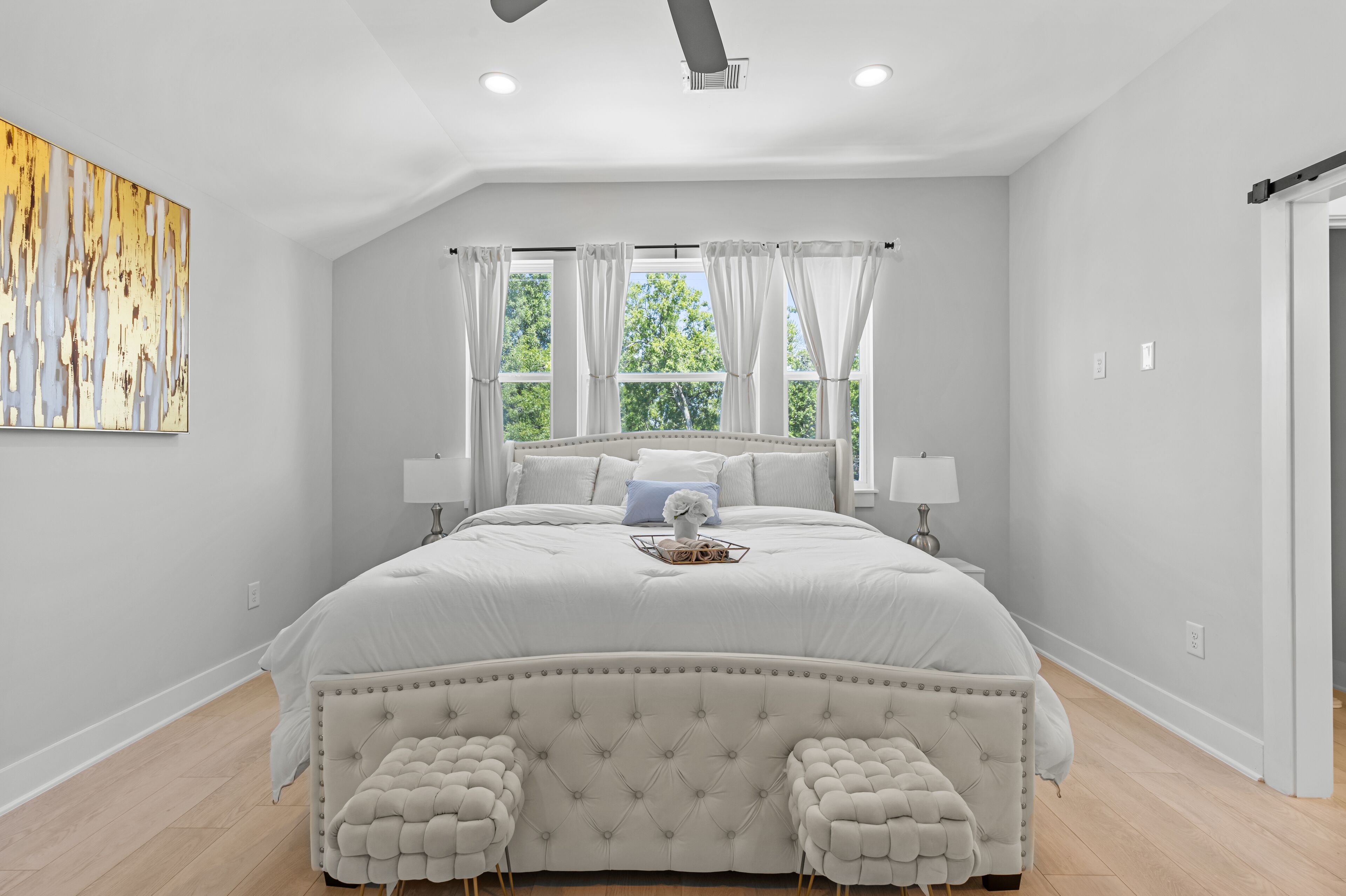 3 bedrooms, in-room safe, desk, iron/ironing board