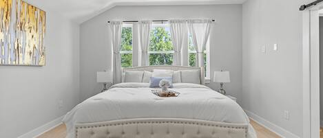 3 bedrooms, in-room safe, desk, iron/ironing board