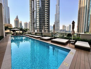 Outdoor pool - Lux BnB Act-1 Tower I Boulevard Views (Dubai)