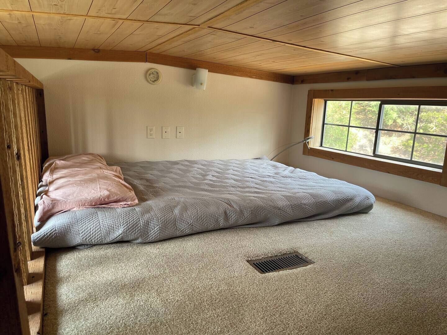 2 makuuhuonetta, tallelokero huoneessa, ilmainen Wi-Fi, vuodevaatteet