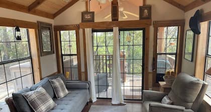 Quiet cabin on the Brazos