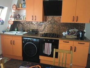 公寓, 2 张大床 | 私人厨房 | 冰箱、微波炉、烤箱、炉灶