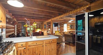Spacious Cabin in Pisgah Forest.