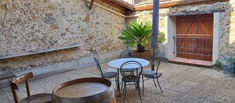 Charmante Maison en Pierres Dans Village, 200m du Canal du Midi. 30 mn Plages