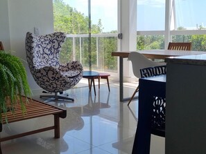 Interior - Galés Island - To the sound of the sea (Governador Celso Ramos)