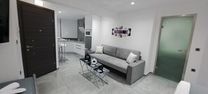 Luxury Apartment | Living area | 55-inch Smart TV with digital channels, Netflix, pay movies - KM LUXURY apart downtown (Heraklion)